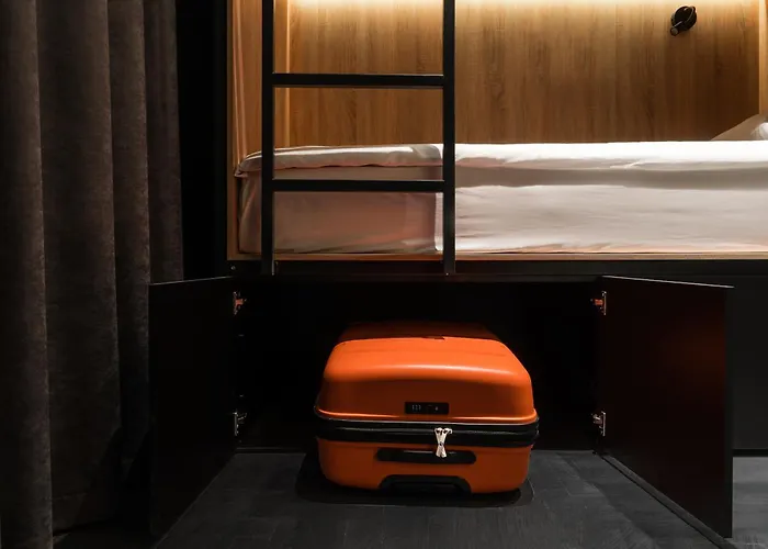 Globe Runner Rooms & Dorms Київ